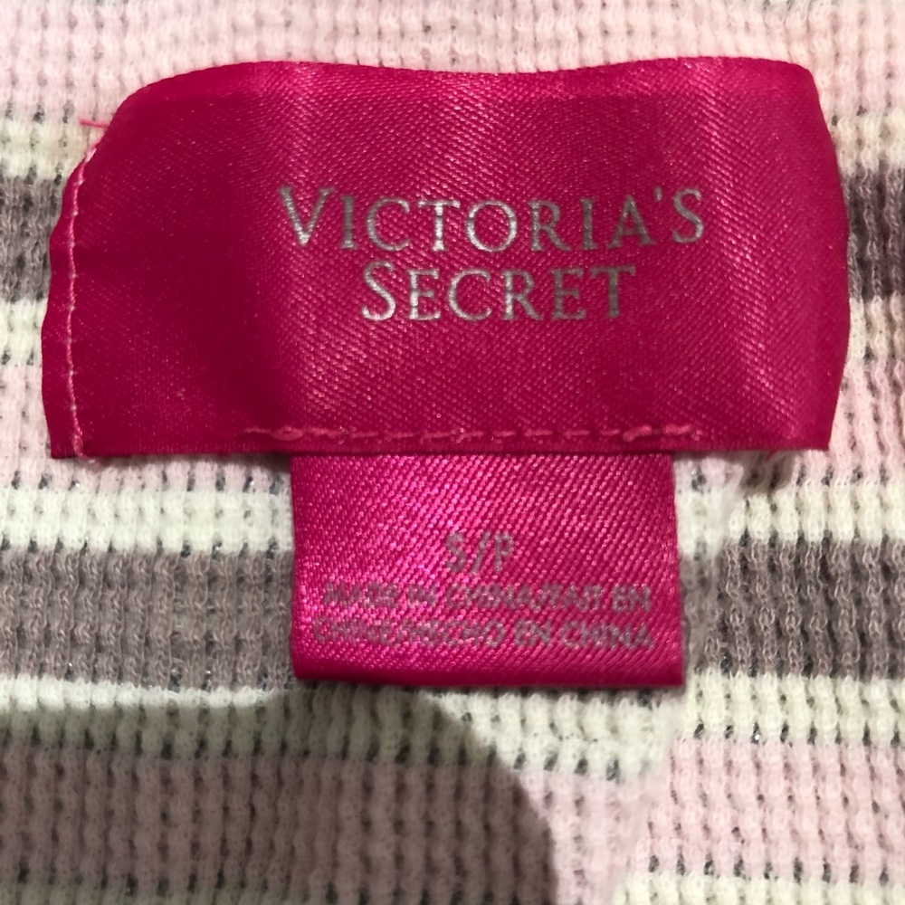Victoria Secret 2 Piece Pink, White and Silver Pajama Set Size Small - Picture 6 of 7
